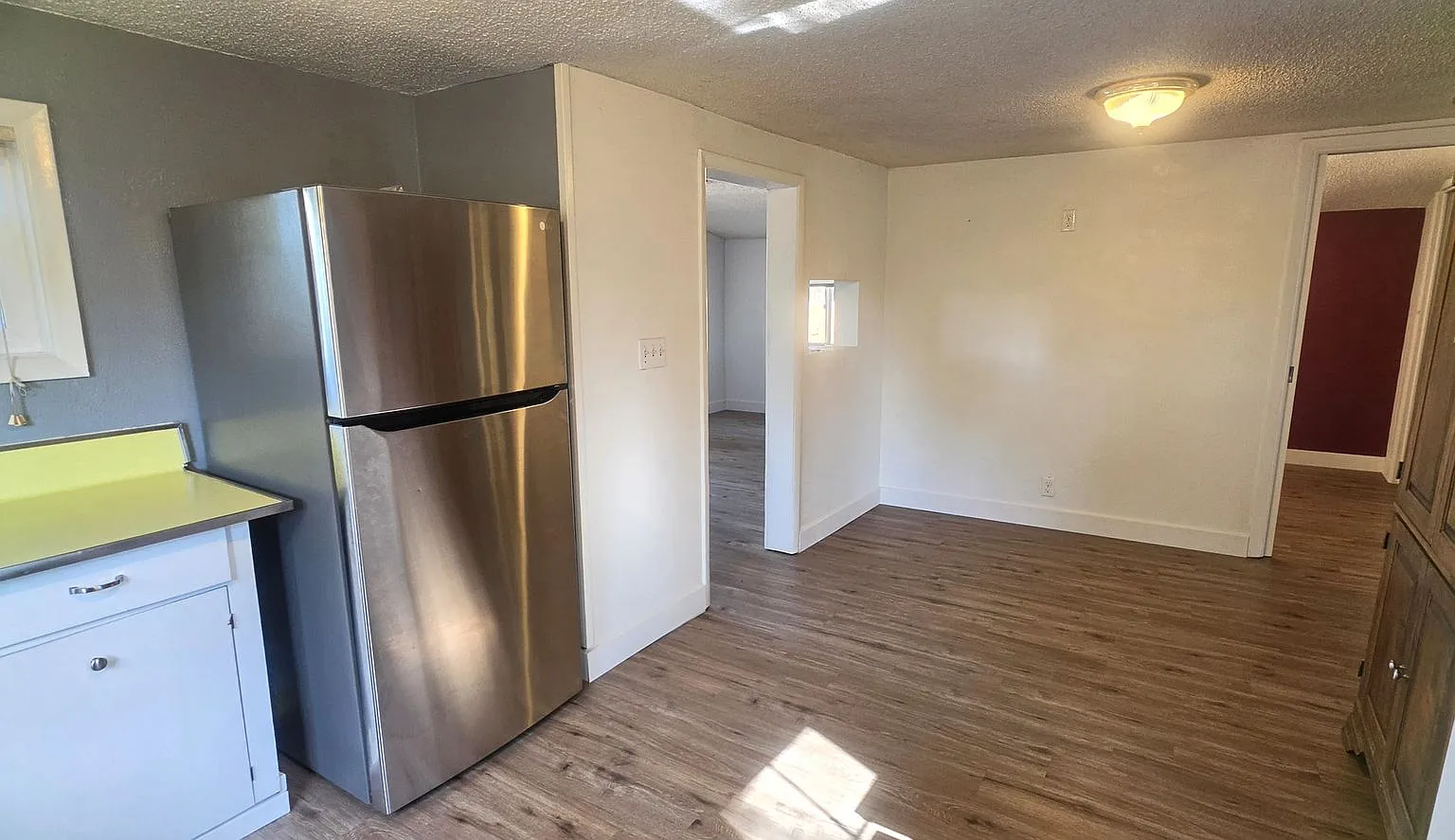 Private 2 Bedroom Home in Springfield — Photo 3