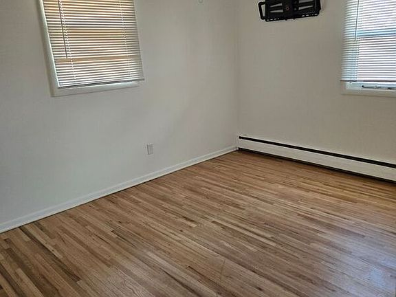 5th image of 4204 Lake Breeze Ave #3