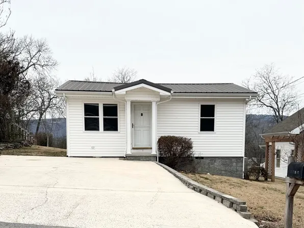 111 Elm St, Rossville, GA 30741