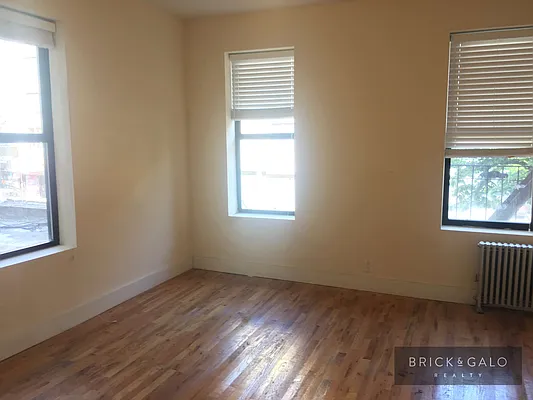Rented by BRICK & GALO REALTY CORP | media 25