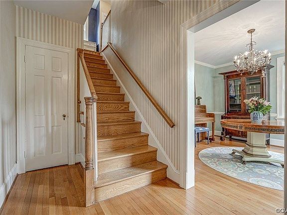 4th image of 3318 Gloucester Rd