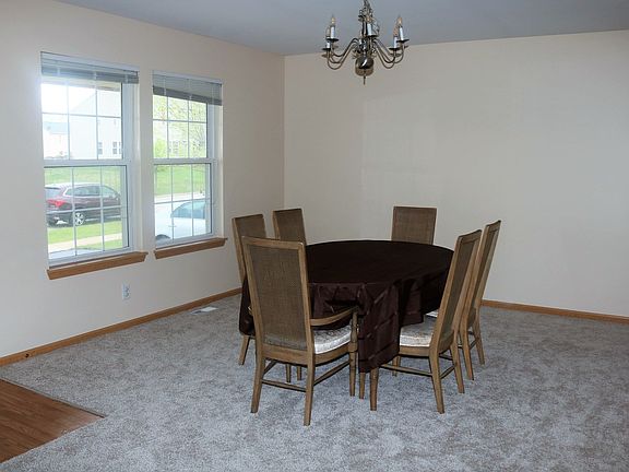 5th image of 628 Settlement Dr