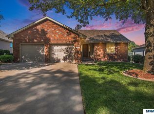 1221 Limerick Rd, Papillion, NE 68046