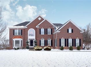 147 Scenic Ridge Dr, Venetia, PA 15367