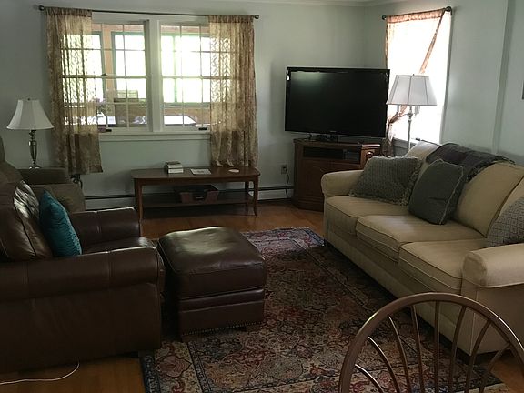 5th image of 60 Hubbell Dr