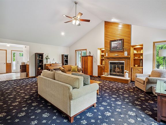 4th image of 1000 Prairie View Dr