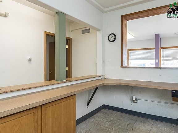 5th image of 1519 Cushman St