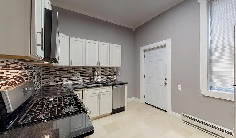 315 S Beech St #4 — Photo 4