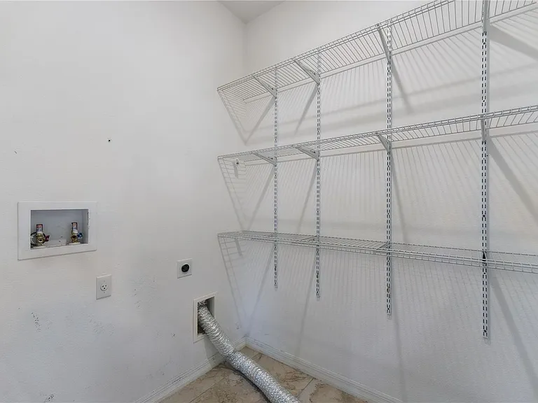 2824 Neverland Dr — Photo 13