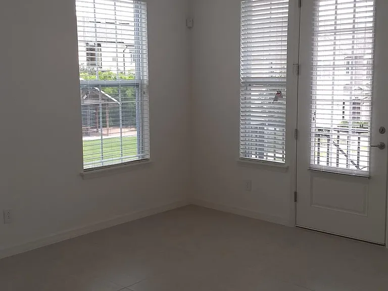 971 Taramundi Dr — Photo 15