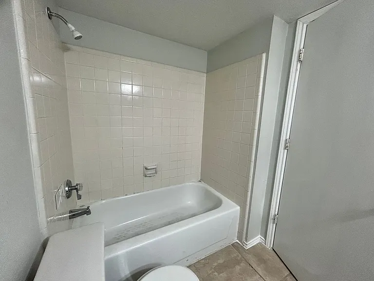 4205 Greencrest Dr — Photo 21