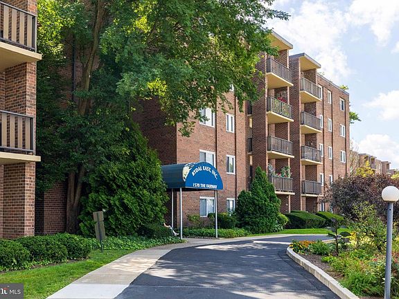 2nd image of 1570 The Fairway #402E