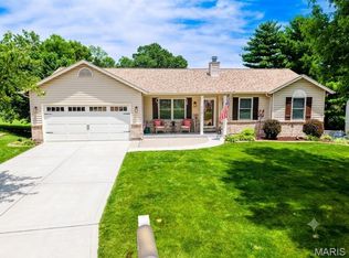 936 Lands End Cir, Saint Charles, MO 63304