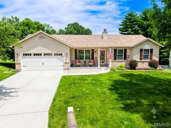 936 Lands End Cir, Saint Charles, MO 63304