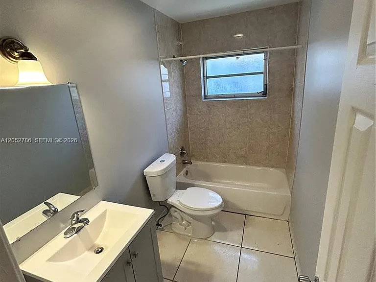 1508 NW 8th Ave #1 — Photo 10