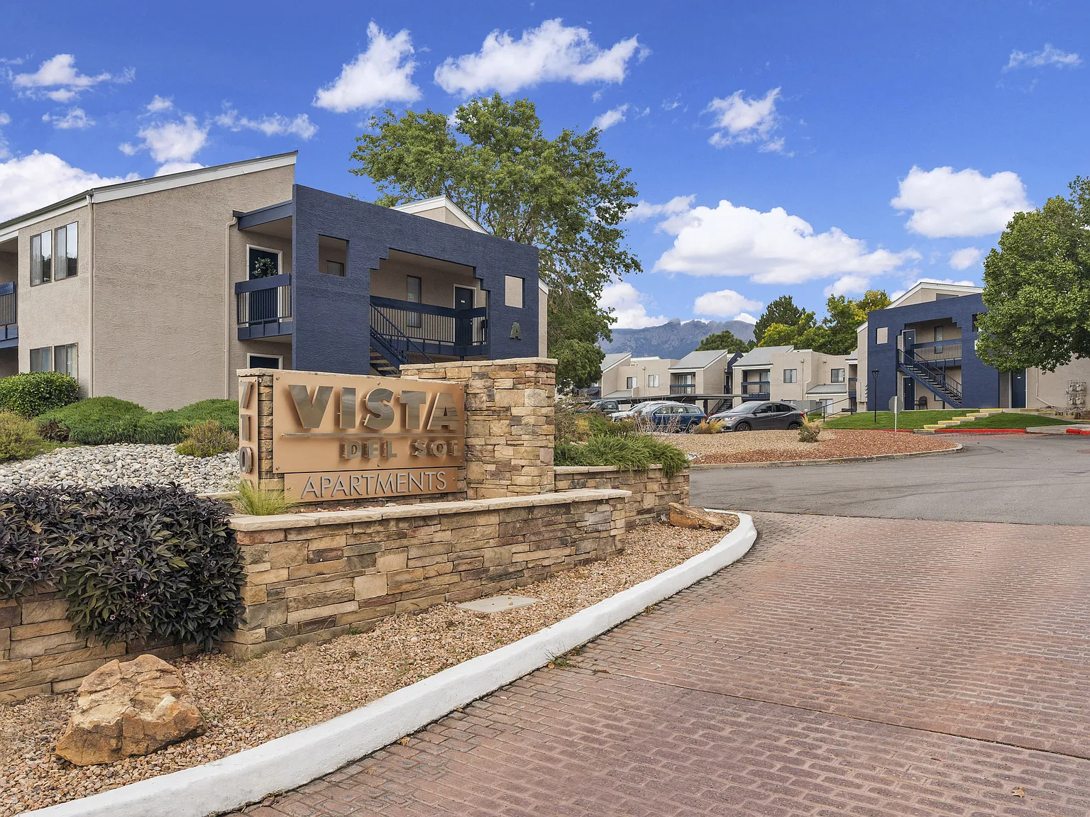 Vista Del Sol Apartments — Photo 1
