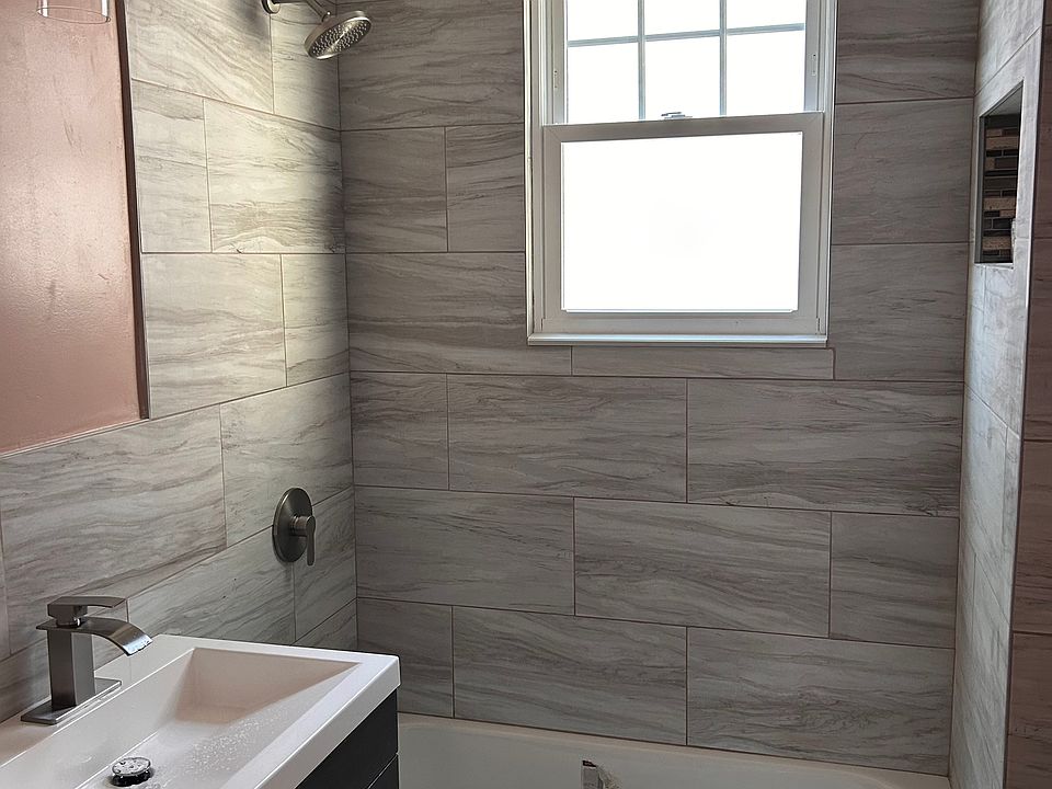 1st image of 128 Shephard Ave APT 2