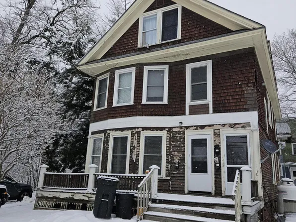 4 Chamberlain Street, Brewer, ME 04412