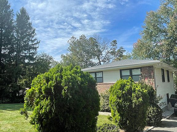 2nd image of 7 Speir Dr