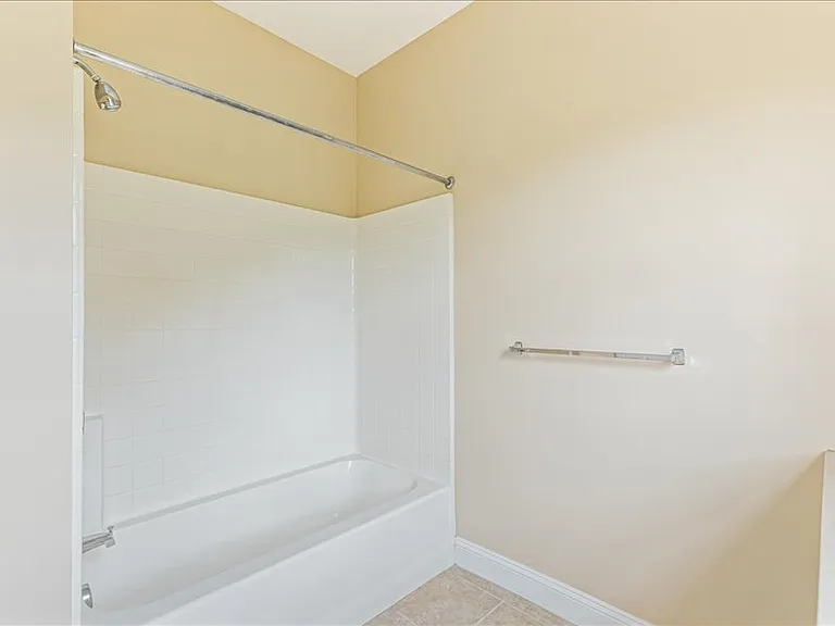 North Pointe Apartments — Photo 14