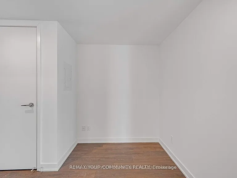 501 Yonge St #4802 — Photo 23