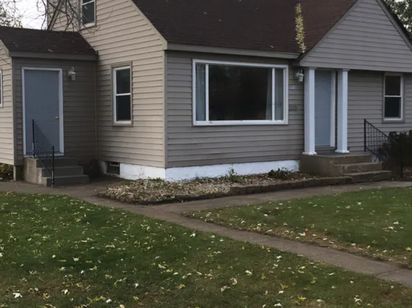 5132 Hughes Ave NE, Fridley, MN 55421