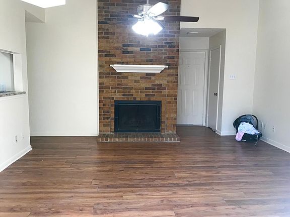 Big open living space! (baby not included)