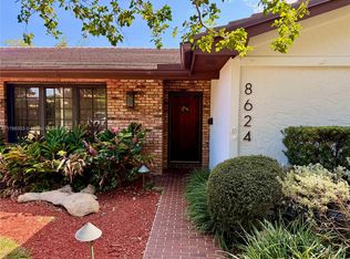 8624 SW 75th St, Miami, FL 33143