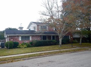 210 Timber Dr, Victoria, TX 77904