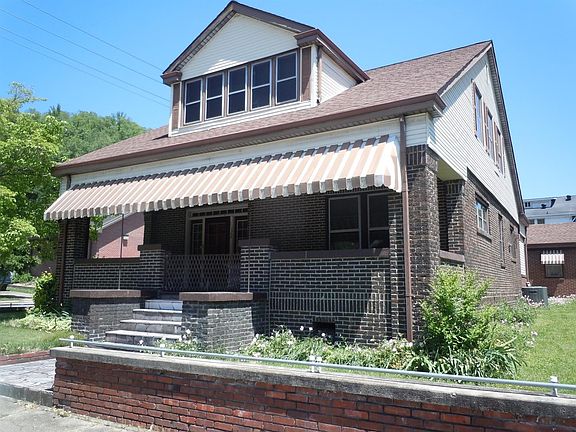 3rd image of 122 N 1st St #1