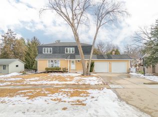 2701 Minnetonka Dr, Cedar Falls, IA 50613