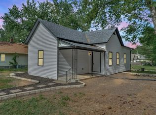 322 SW Jewell Ave, Topeka, KS 66606