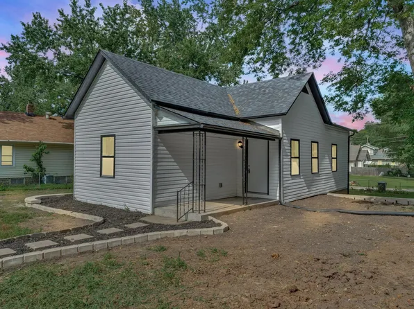 322 SW Jewell Ave, Topeka, KS 66606