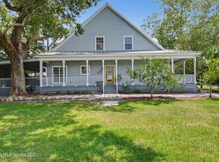 1115 Dunbar Ave, Bay Saint Louis, MS 39520