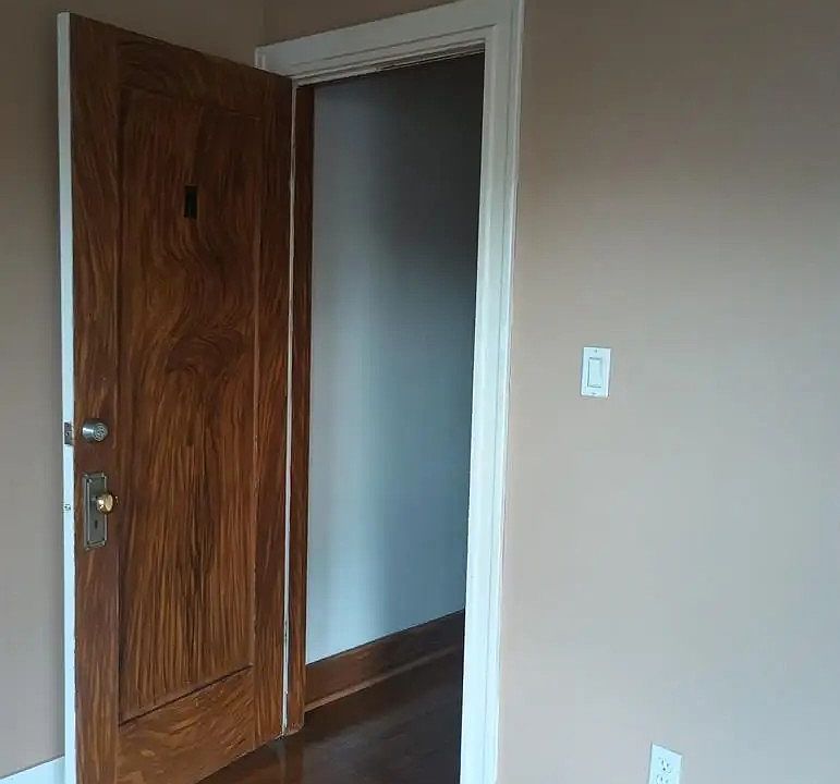 1st image of 120 W Marshall Ave