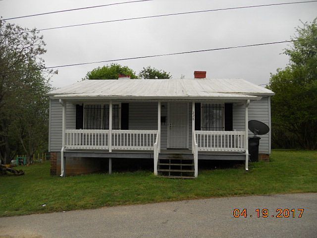 1st image of 228 Ivy St