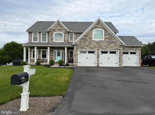 2336 Bodie Island Dr, Chambersburg, PA 17202