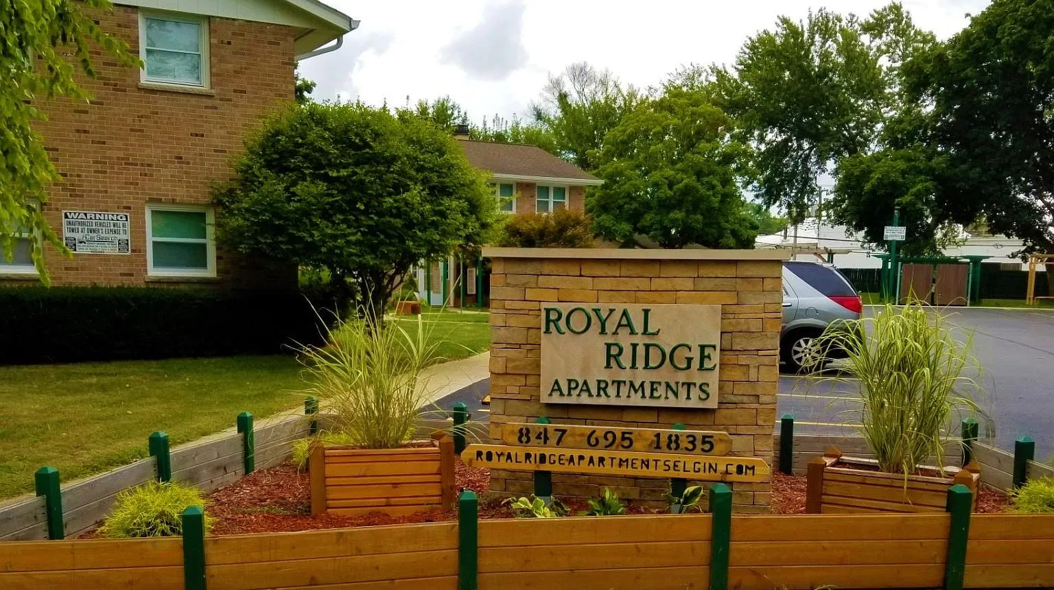 Royal Ridge Apartments — Photo 2