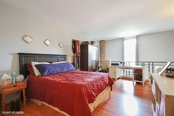 2828 N Burling St #401 — Photo 3