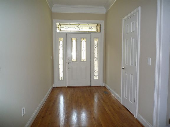 3rd image of 120 Sorrento Dr