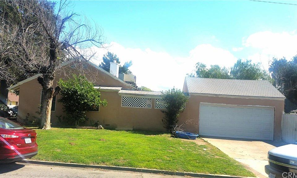 1st image of 1097 W 26th St
