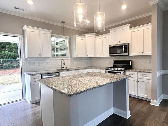 5th image of 3355 Hopekirk Dr