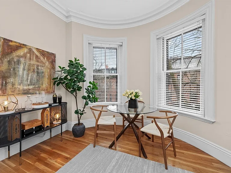 75 Montgomery St #3 — Photo 3
