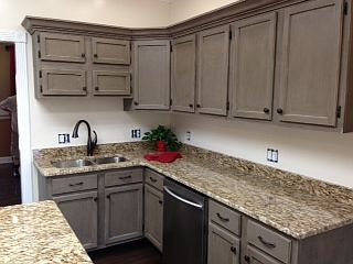 3rd image of 916 Clay Ave