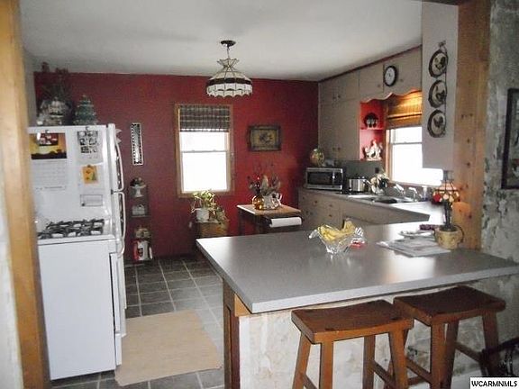 3rd image of 408 E Paska St