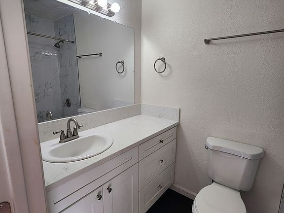 4th image of 3854-62 Beyer Blvd #56-09