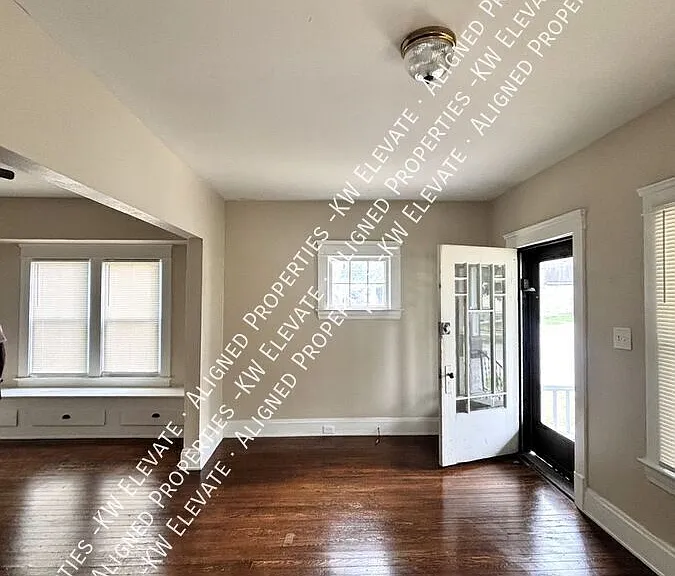 3435 W 44th St #LOWER — Photo 2