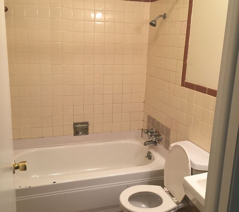 2nd image of 221 W College St