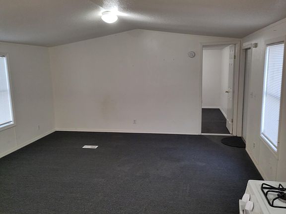 3rd image of 1308 El Camino Real St