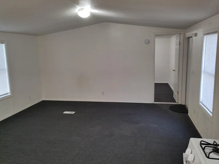 1308 El Camino Real St — Photo 3